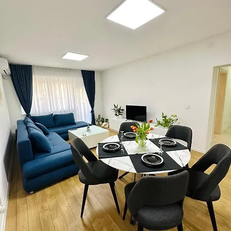 Daylight Apartment *